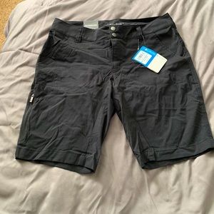 Women’s NWT Columbia shorts Bermuda style